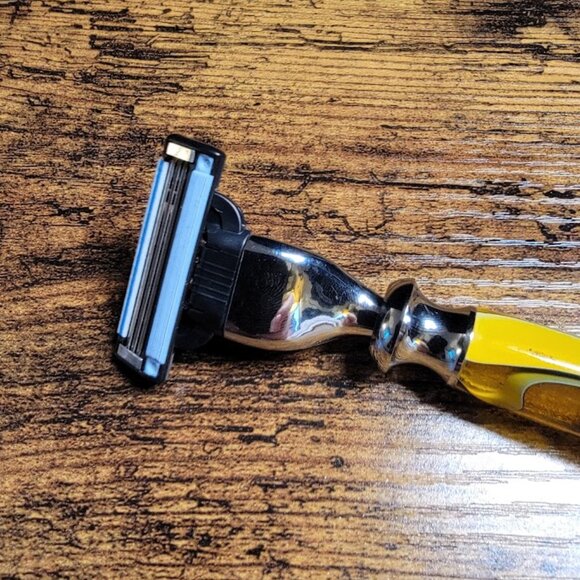 Handmade Chrome and acrylic Razor - Picture 2 of 4